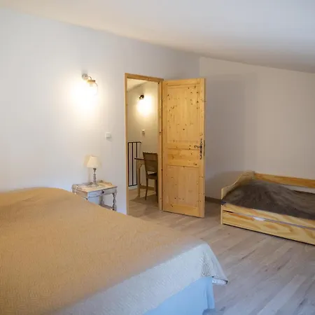 Holiday home Entre Ble Et Lavande *